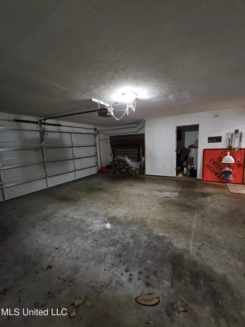 Exterior - 117 Hickory Ln, Clinton, MS 39056 photo 6 of 6