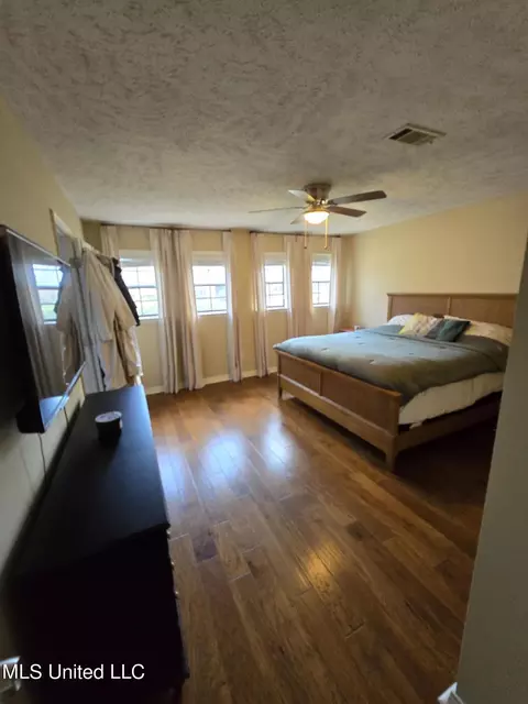 Bedroom - 117 Hickory Ln, Clinton, MS 39056 photo 1 of 5