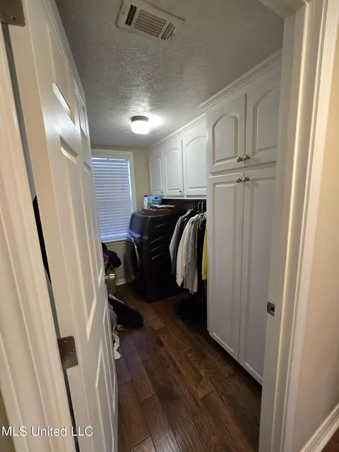 Other - 117 Hickory Ln, Clinton, MS 39056 photo 1 of 7