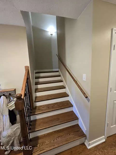 Entry Way - 117 Hickory Ln, Clinton, MS 39056 photo 1 of 2