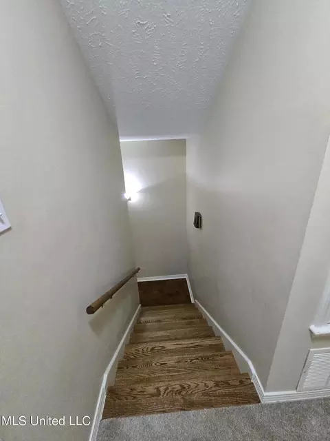 Entry Way - 117 Hickory Ln, Clinton, MS 39056 photo 2 of 2