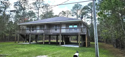 71877191 Sunflower St, Bay Saint Louis, MS 39520