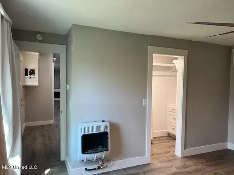 Living - 103 Lake Harbour Pt, Brandon, MS 39047 photo 2 of 2