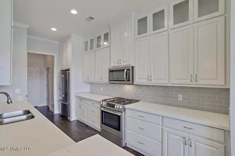 Kitchen - 339 Emerald Way, Brandon, MS 39047 photo 1 of 5