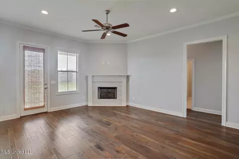 Living - 339 Emerald Way, Brandon, MS 39047 photo 2 of 3
