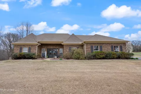 4951 Yellow Dog Rd, Senatobia, MS 38668
