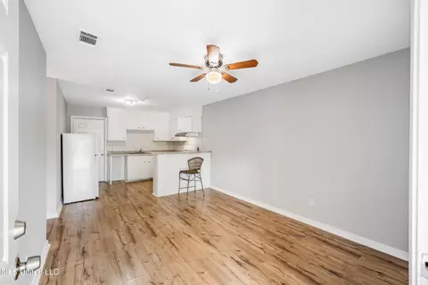 1129 Macon St, Jackson, MS 39209 photo 3