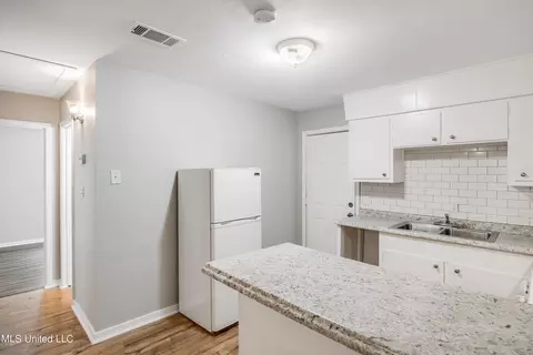 1129 Macon St, Jackson, MS 39209 photo 6