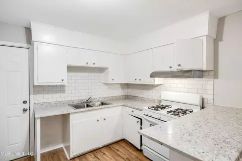 1129 Macon St, Jackson, MS 39209 photo 5