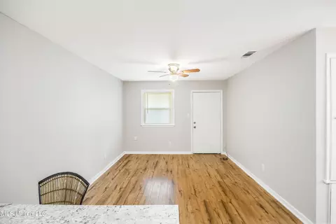 1129 Macon St, Jackson, MS 39209 photo 4