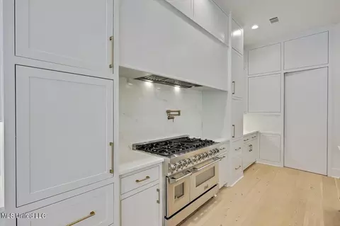 Kitchen - 217 Reunion Dr, Madison, MS 39110 photo 6 of 6