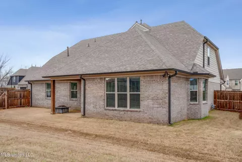 Exterior - 13327 Berkstone Loop, Olive Branch, MS 38654 photo 5 of 7