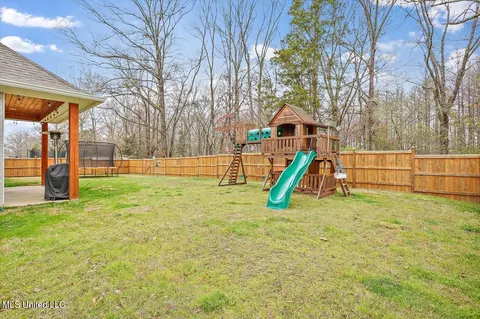 Exterior - 136 Catherine Blvd, Clinton, MS 39056 photo 8 of 10