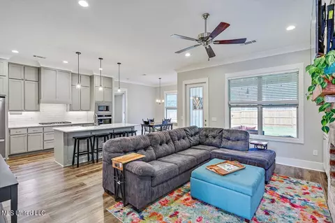 Living - 136 Catherine Blvd, Clinton, MS 39056 photo 1 of 4