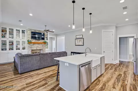 Kitchen - 136 Catherine Blvd, Clinton, MS 39056 photo 5 of 7