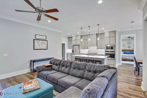 Living - 136 Catherine Blvd, Clinton, MS 39056 photo 4 of 4
