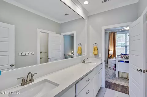 Bath - 136 Catherine Blvd, Clinton, MS 39056 photo 5 of 7