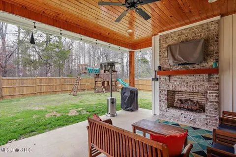 Exterior - 136 Catherine Blvd, Clinton, MS 39056 photo 5 of 10