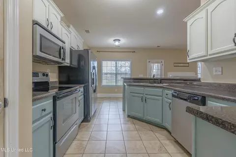 Kitchen - 791 S Classic Dr, Hernando, MS 38632 photo 1 of 5