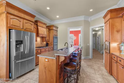 Kitchen - 210 Legacy Dr, Brandon, MS 39042 photo 2 of 7