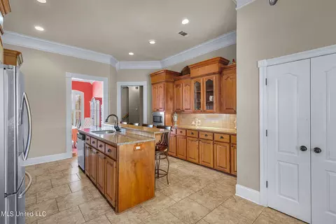 Kitchen - 210 Legacy Dr, Brandon, MS 39042 photo 1 of 7