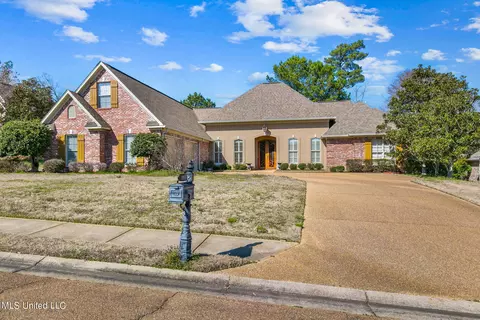 210 Legacy Dr, Brandon, MS 39042