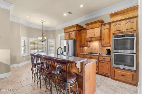 Kitchen - 210 Legacy Dr, Brandon, MS 39042 photo 6 of 7