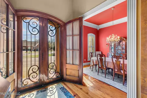 Entry Way - 210 Legacy Dr, Brandon, MS 39042 photo 4 of 6