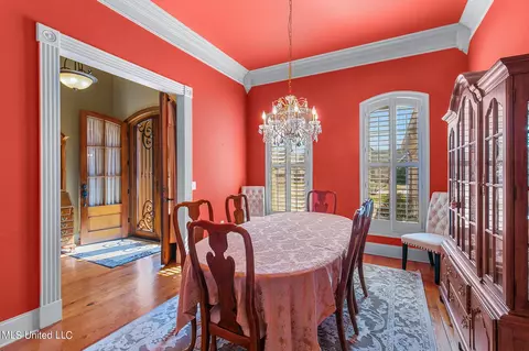 Dining - 210 Legacy Dr, Brandon, MS 39042 photo 2 of 2