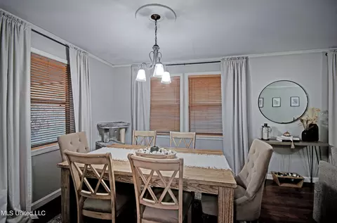 Dining - 1416 Winchester St, Jackson, MS 39211 photo 1 of 2