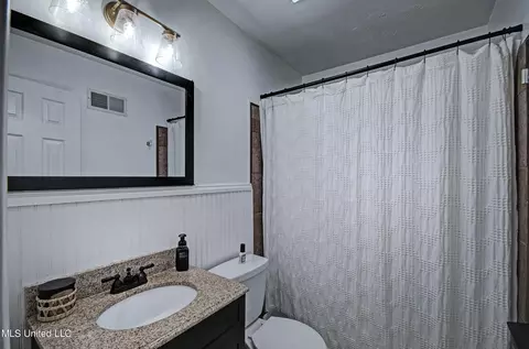Bath - 1416 Winchester St, Jackson, MS 39211 photo 1 of 1