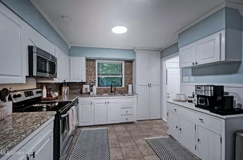 Kitchen - 1416 Winchester St, Jackson, MS 39211 photo 3 of 3