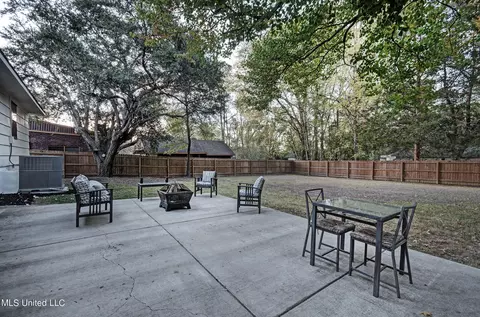Exterior - 1416 Winchester St, Jackson, MS 39211 photo 5 of 8