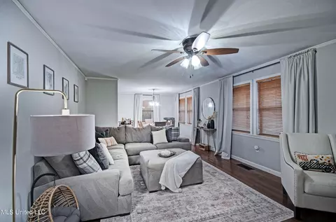 Living - 1416 Winchester St, Jackson, MS 39211 photo 4 of 5