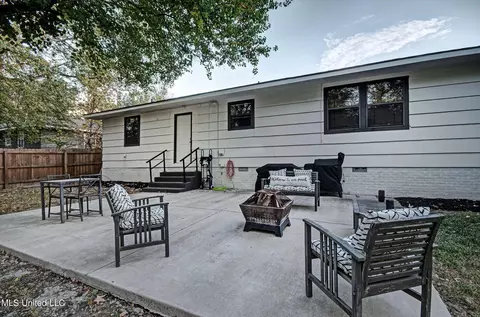 Exterior - 1416 Winchester St, Jackson, MS 39211 photo 6 of 8