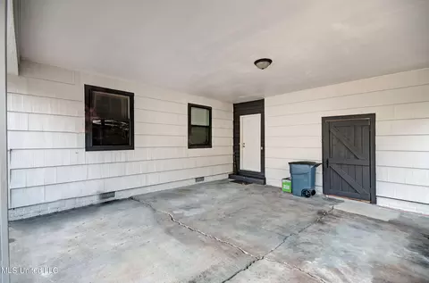 Exterior - 1416 Winchester St, Jackson, MS 39211 photo 4 of 8