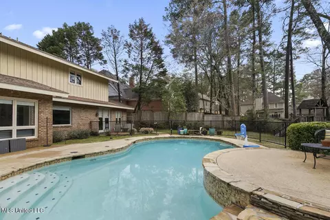 Exterior - 4433 Wedgewood St, Jackson, MS 39211 photo 8 of 9