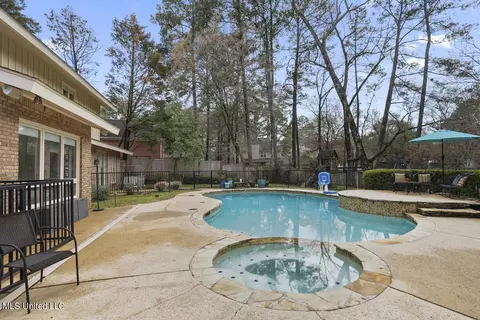 Exterior - 4433 Wedgewood St, Jackson, MS 39211 photo 5 of 9