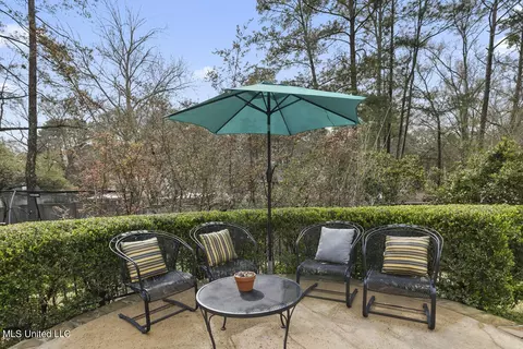 Exterior - 4433 Wedgewood St, Jackson, MS 39211 photo 7 of 9