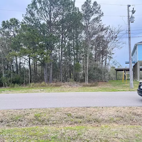 4082 Pennsylvania St, Bay Saint Louis, MS 39520