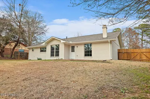 Exterior - 123 Oakridge Dr, Jackson, MS 39212 photo 5 of 8