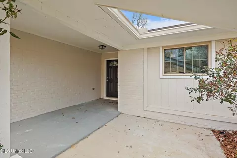 Exterior - 123 Oakridge Dr, Jackson, MS 39212 photo 4 of 8