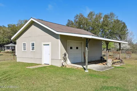 Exterior - 8196 Curry Rd, Biloxi, MS 39532 photo 8 of 9