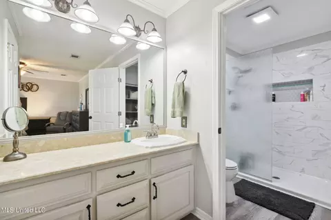 Bath - 8196 Curry Rd, Biloxi, MS 39532 photo 3 of 3