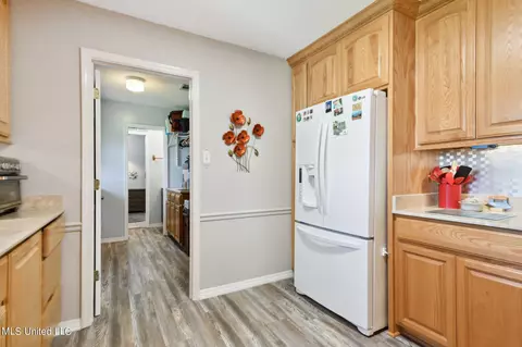 Kitchen - 8196 Curry Rd, Biloxi, MS 39532 photo 3 of 4