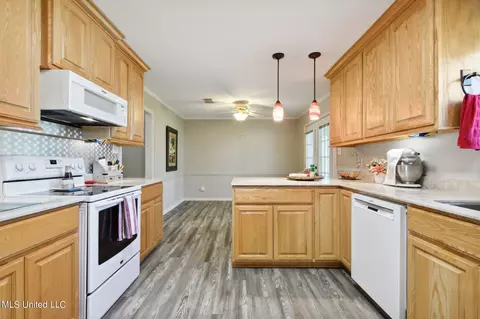 Kitchen - 8196 Curry Rd, Biloxi, MS 39532 photo 2 of 4