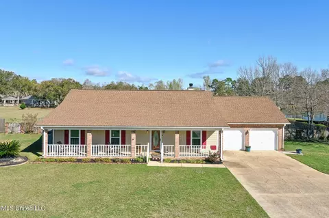8196 Curry Rd, Biloxi, MS 39532