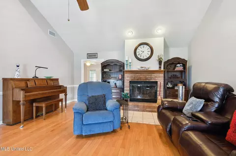Living - 8196 Curry Rd, Biloxi, MS 39532 photo 3 of 3