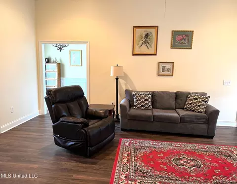 Living - 610 E Abbey Pl, Brandon, MS 39047 photo 1 of 2