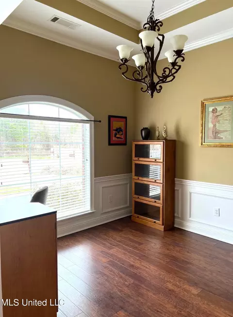 Dining - 610 E Abbey Pl, Brandon, MS 39047 photo 1 of 2